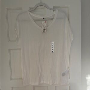 Uniqlo Women's White T-Shirt